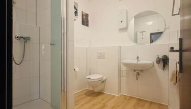 Emilbnb in der Monheimer Straße - Foto 2