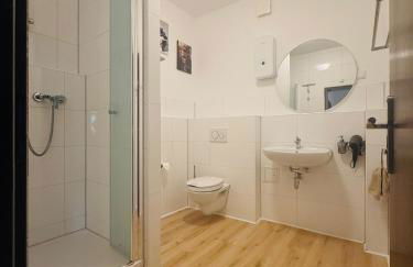 Emilbnb in der Monheimer Straße - Foto 2