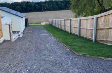 Hunters Cottage - Luxury, high end, hot hub, AC, slipper bath, couples retreat - Photo 53