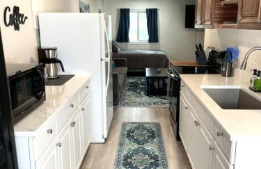 2 whole houses, Fire pit, Game room, feel at home. - Foto 52