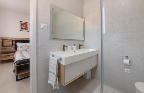 Awesome Home In Mali Vareski - Foto 38