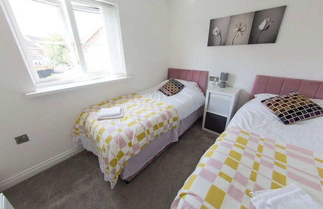 5 Bed Detached House - Sleeps 14 - Photo 17