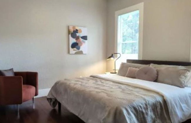 Chic Downtown Farmhouse With Garden and BBQ Grill - Foto 21