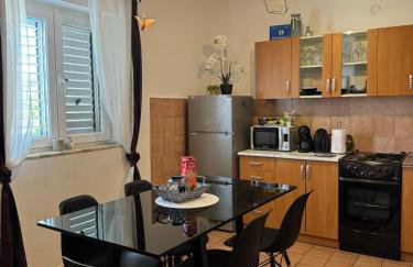 Apartments Solis, 50 m from the sea - Jakišnica - Photo 12