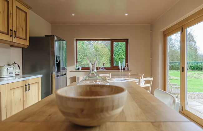 Charming 3BD Cotswolds Family Retreat - Photo 19