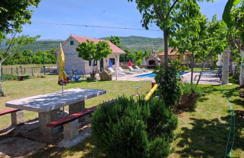 Nikini dvori - Foto 23