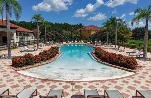 4BR Bella Vida Lakeview Pool Townhome - Photo 43