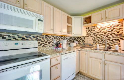 Riverfront Apt with Fire Pit and Yard in Millers Falls - Foto 11