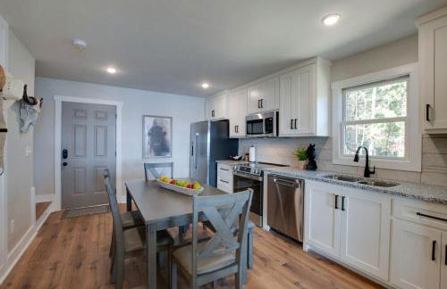 Gorgeous Cabin Great for Groups or Families with Jacuzzi, Fire Pit and Views in Alabama - Foto 3