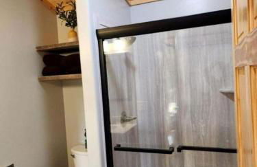 Cozy Rustic Cabin with Hot-Tub Ideal for a Couples Retreat in Illinois - Foto 34