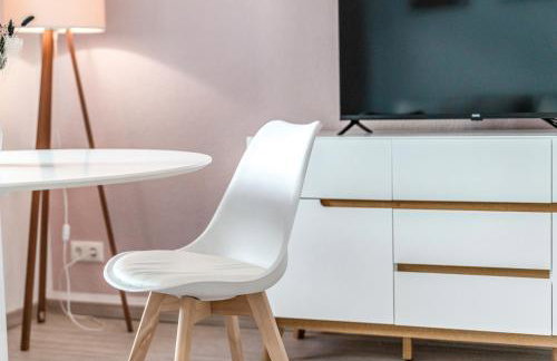 LeHaStays - Apartment Buckau 14 I Küche I WLAN I SmartTV I Innenhof - Photo 2