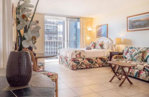 Tropical Studios at Marine Surf Waikiki - FREE PARKING - BEST LOCATION - FULL KITCHEN - SWIMMING POOL - Foto 86