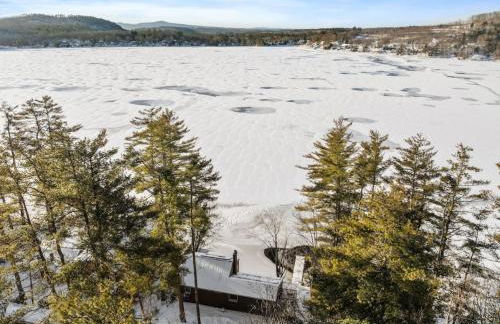 Spacious Waterfront Retreat on Merrymeeting Lake - Photo 3