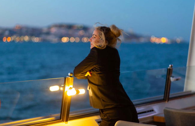 Lisbon Sunset Cruise - Photo 7