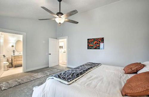 Cozy and Chic Abode about 11 Mi to Bloomington Lake - Foto 12