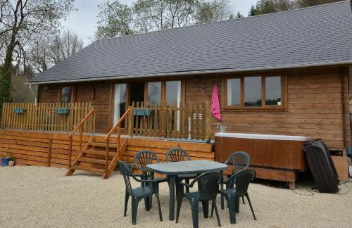 Woodlands Cottage with Hot Tub - Foto 3