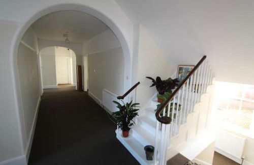 Perfect Family & Friends Home, Free Parking Security Onsite - Photo 48