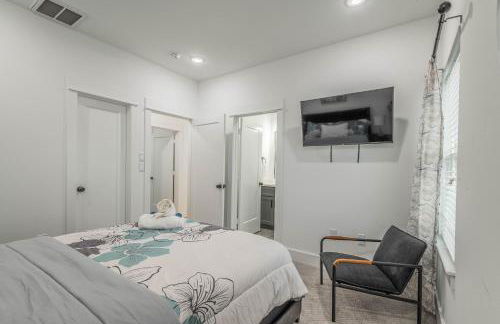 Cozy Duplex Mins to DT/ MCTR, free wi-fi/ Parking - Photo 16