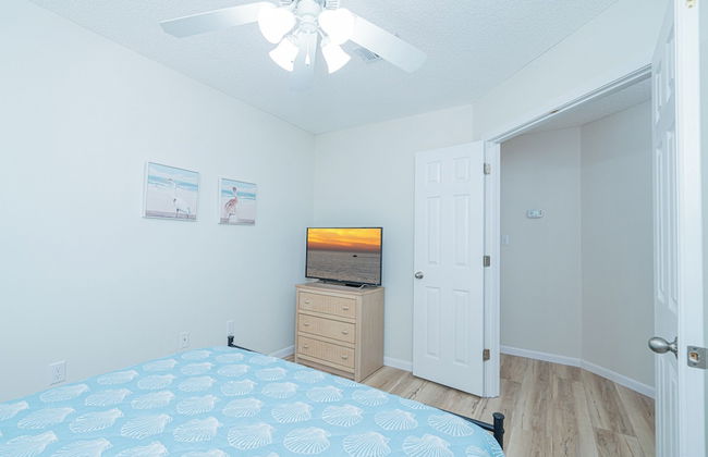 Renovated Home Near Beach and Shopping - Foto 10