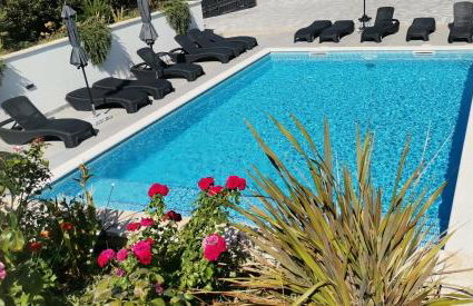 Villa Barbara & Zoran with heated swimming pool - Photo 2