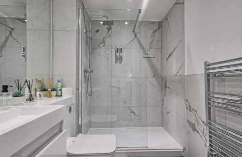 Homely & Lush 1 Bed Apartment at Trinity Point Gravesend, Suitable for Long Stay and Short Stay - Foto 27