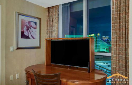 MGM Signature-17-801 1Br2Ba F1 Strip View Balcony - Foto 15