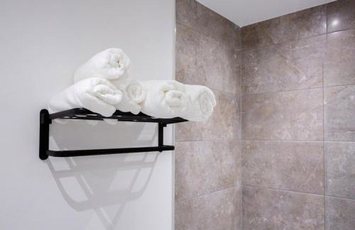 #57 Central Taunton 2BR APT - Sleeps 6 - 5 mins to Taunton Player Ready 2 - "Perfect For Contractors and Families - Free Parking" - Foto 37