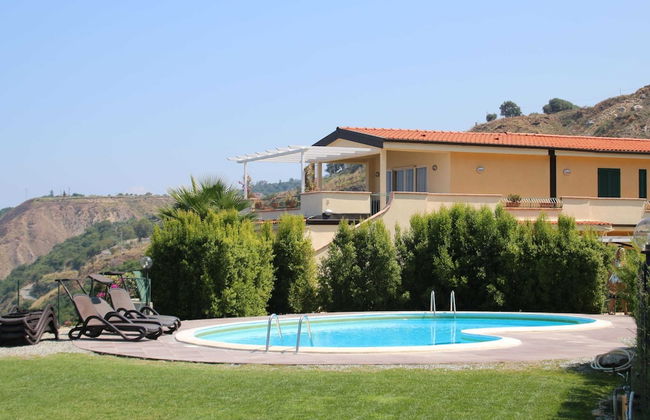 Family Sea-view Retreat in Parghelia - Foto 1