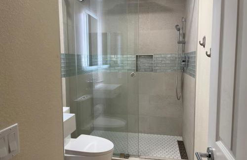 Newly Remodeled Family Friendly 3B/2B House - Foto 7