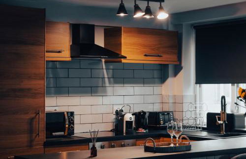 Central Manchester Gem with Stylish 2BR Retreat and Free Carpark - Foto 24