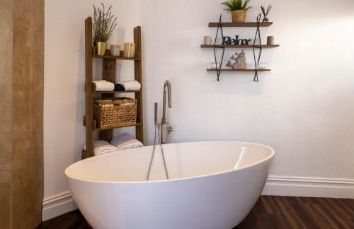 Cosy Cottage for Couples, Parking, 3 Min 2 Beach - Foto 4