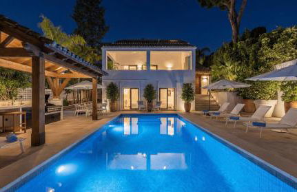 Vacation Marbella I Villa La Cabane, Luxury, Heated Pool, 300m to the Beach - Foto 2