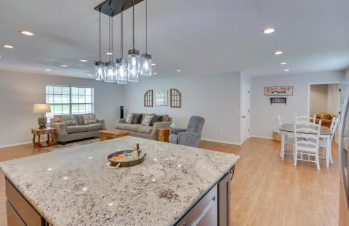 Yard and 15 Boat Slip Waterfront Grove Getaway - Foto 8