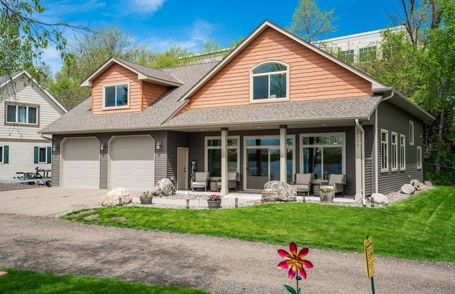 Moonlight Cove - Lakeside Lodge - Photo 1