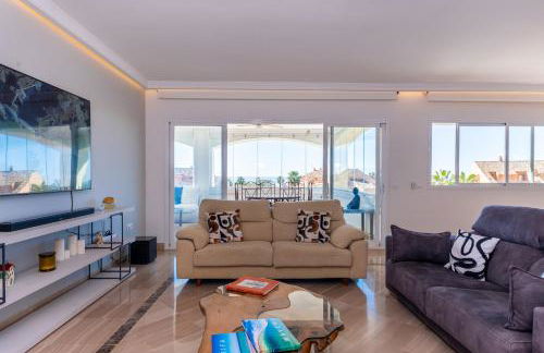 Fantástico Ático Dúplex en Marbella, con vistas al mar y a 300 metros de la playa - Photo 24