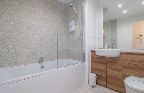 Pass the Keys Next to Braehead - Free Parking - Foto 29