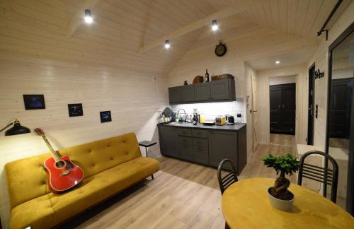 JURA GLAMP luksusowe całoroczne domki na wyłączność KOPUŁY IGLOO taras ogród - Foto 11