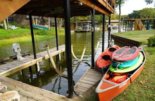 Massive lakefront home with HOT TUB - Foto 20