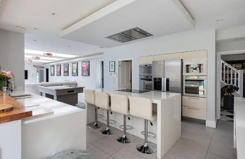 Mereside House Private Pool Retreat - Photo 14