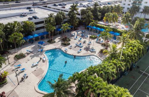 Sunny Isles Ocean Reserve Condo Apartments - Foto 10