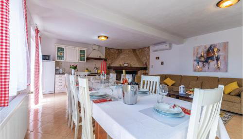 Three-Bedroom Holiday Home In Katuni - Foto 3