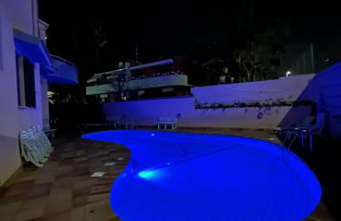 Villa con piscina e giardino a due passi dal mare. - Foto 6