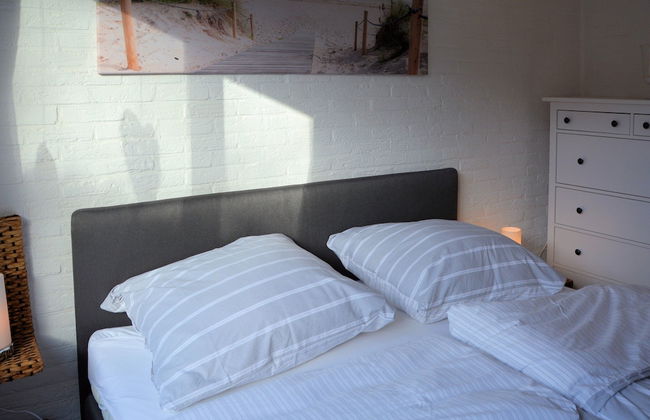 Lovely Family House on Edge of Park near Lake & Sea - Foto 3