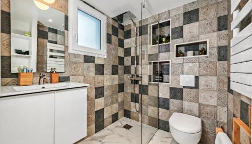 Loft Duplex à 2 min de Paris - Parking gratuit - Foto 4, towels, Shower