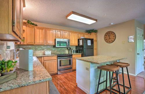 Beaver Lake Retreat with Deck and Private Hot Tub - Foto 11