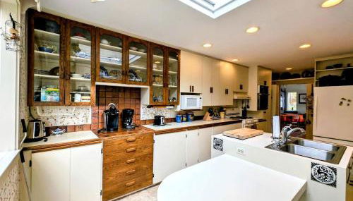 Spacious Waterfront Cottage with Private Beach and Deck, Near Acadia National Park in Hancock Point, Maine - Photo 5