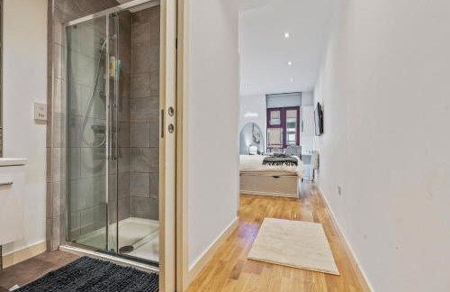 Central Leeds Flat - In City Centre - Modern Décor - Sleeps 8 - Foto 19