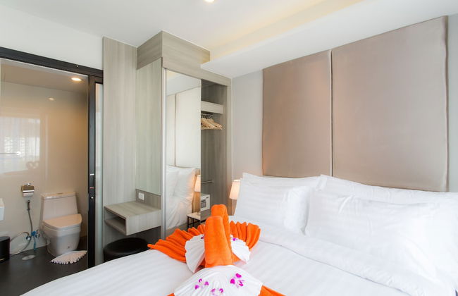 6th Avenue Surin Beach - Photo 15