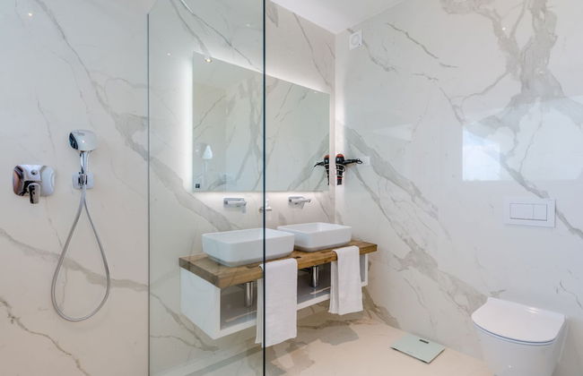 Luxury Villa Luna with Swimming Pool - Photo 13