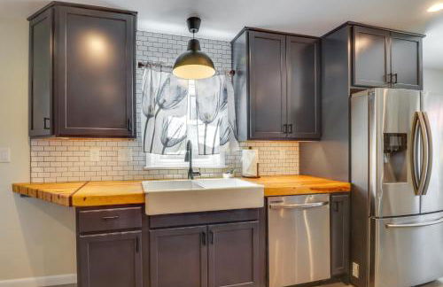 Charming Retreat in Charlottesville with Deck! - Foto 8